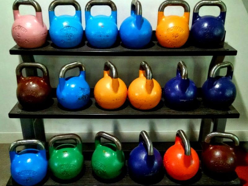 Rainbow-Colored Weights